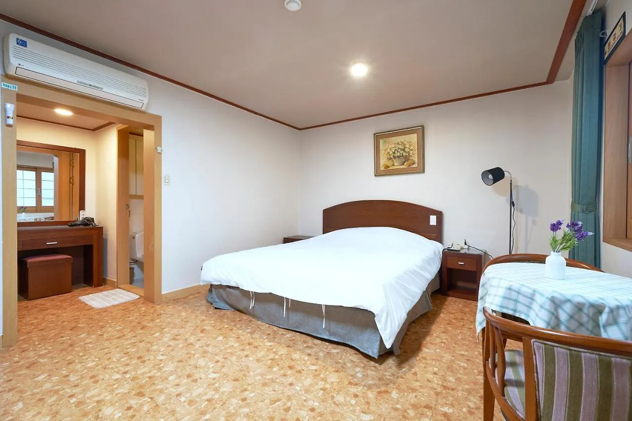 Jeju Golf Hotel 3*,