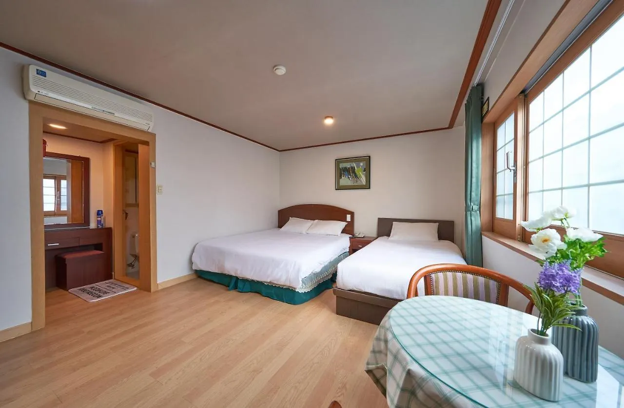 Jeju Golf Hotel 3*,